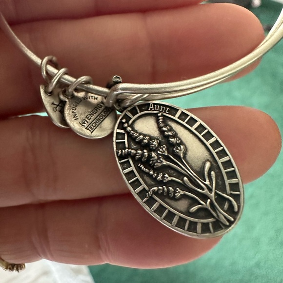 Brand new Alex and Ani bracelet in silver - Picture 2 of 6